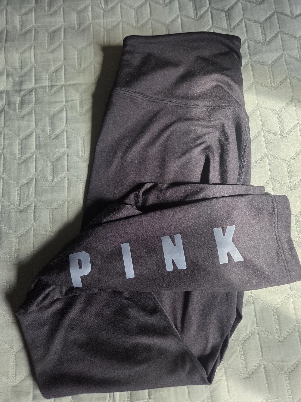 PINK Victoria's Secret Black Logo Leggings - Women's High-Rise Active Leggings - Picture 4 of 5